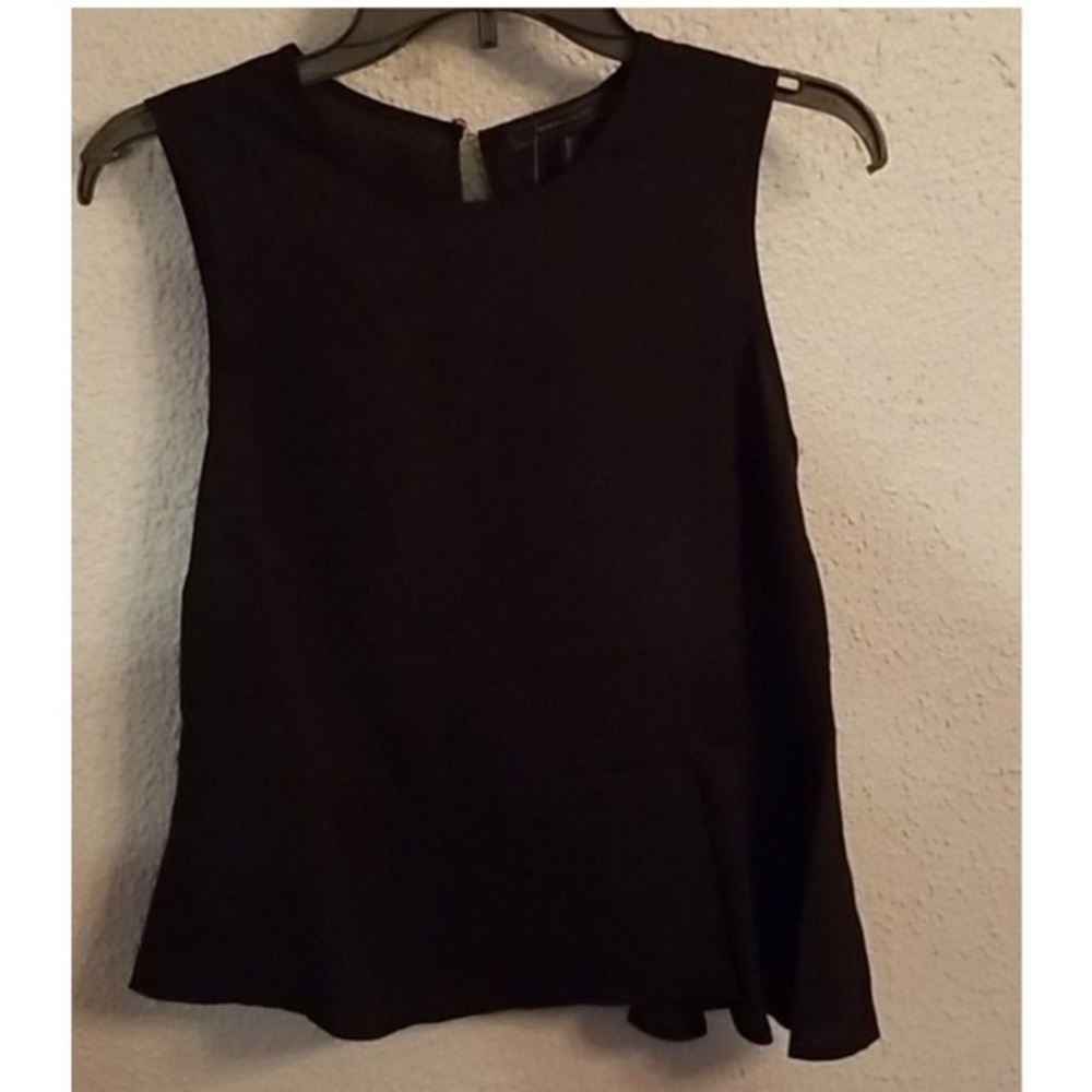 NWT BCBGMAXAZRIA Women’s Peplum Keyhole Back Sleeveless Blouse (Black, XS)
